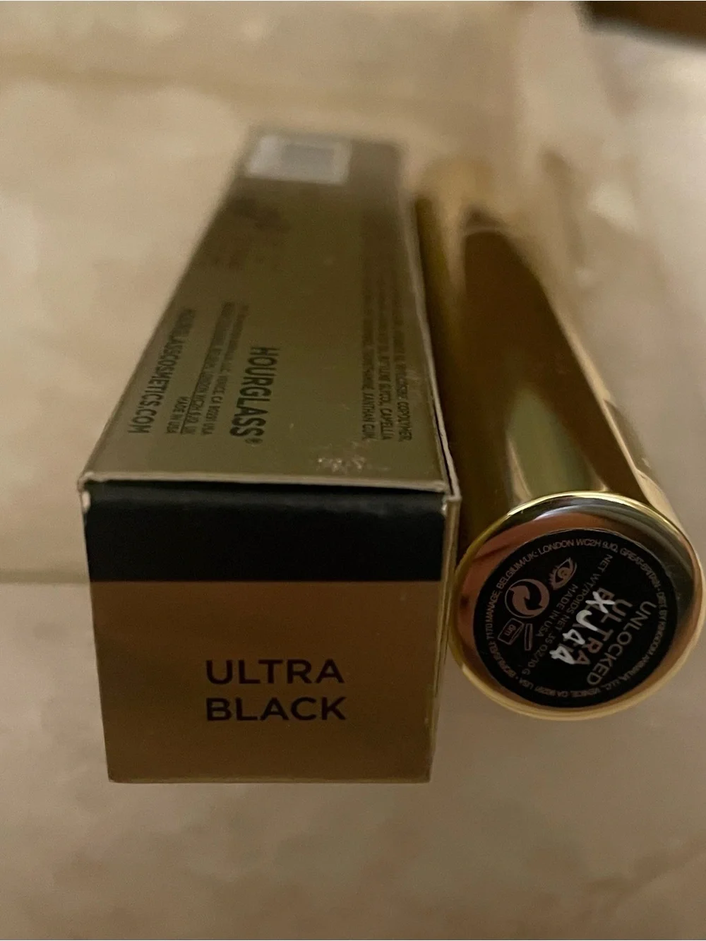 Hourglass Unlocked Instant Extensions Mascara - ULTRA Black